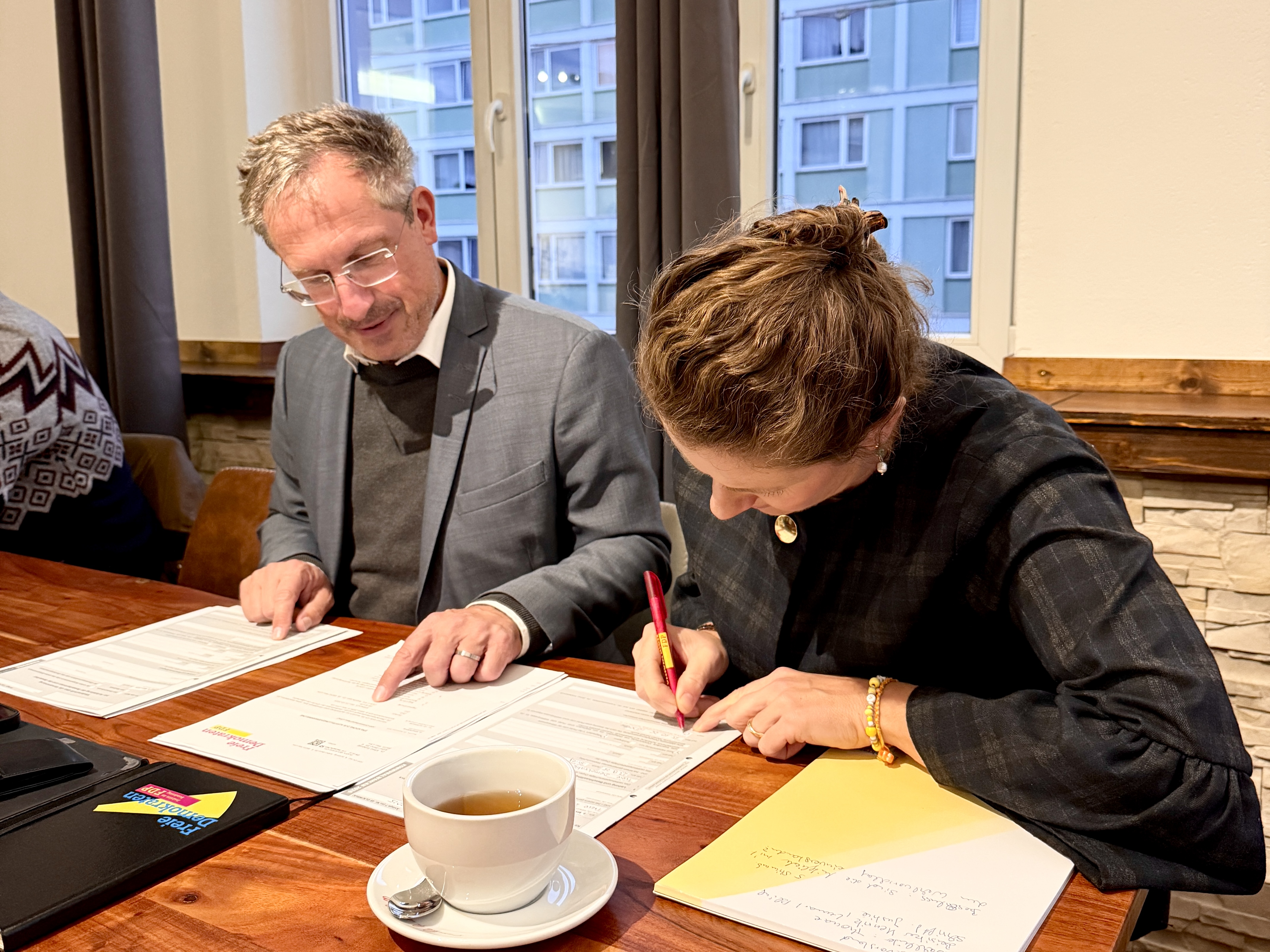 Stephan Thomae und Justine Hermann. (Foto: Henrik Hecht)